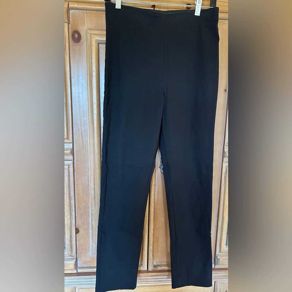 Black pull on slim leg pant by Equestrian, inseam 28”
Size S